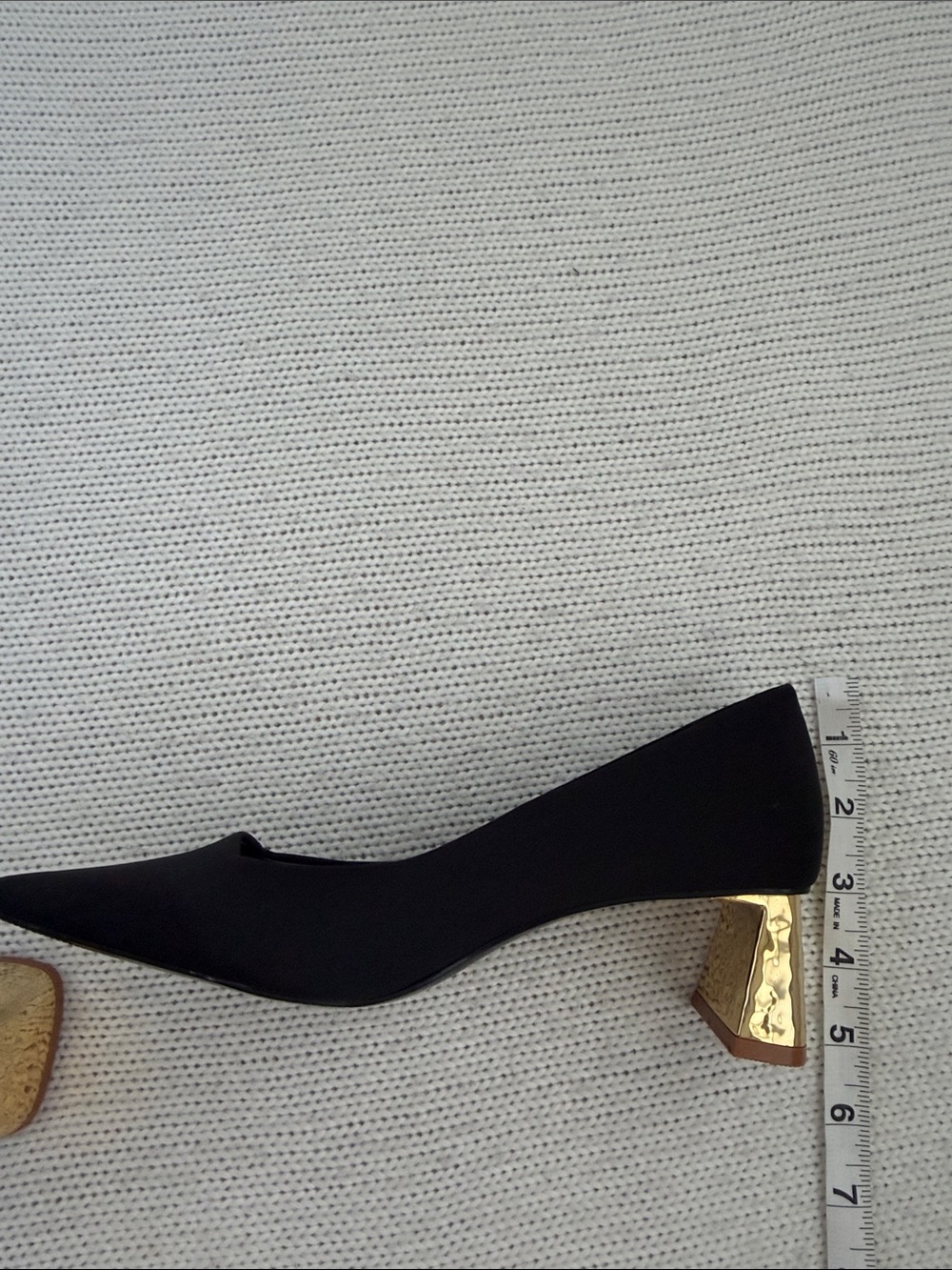 Zara Pointed Toe Heels with Gold Metallic Details Size 36|6 - Picture 2 of 7